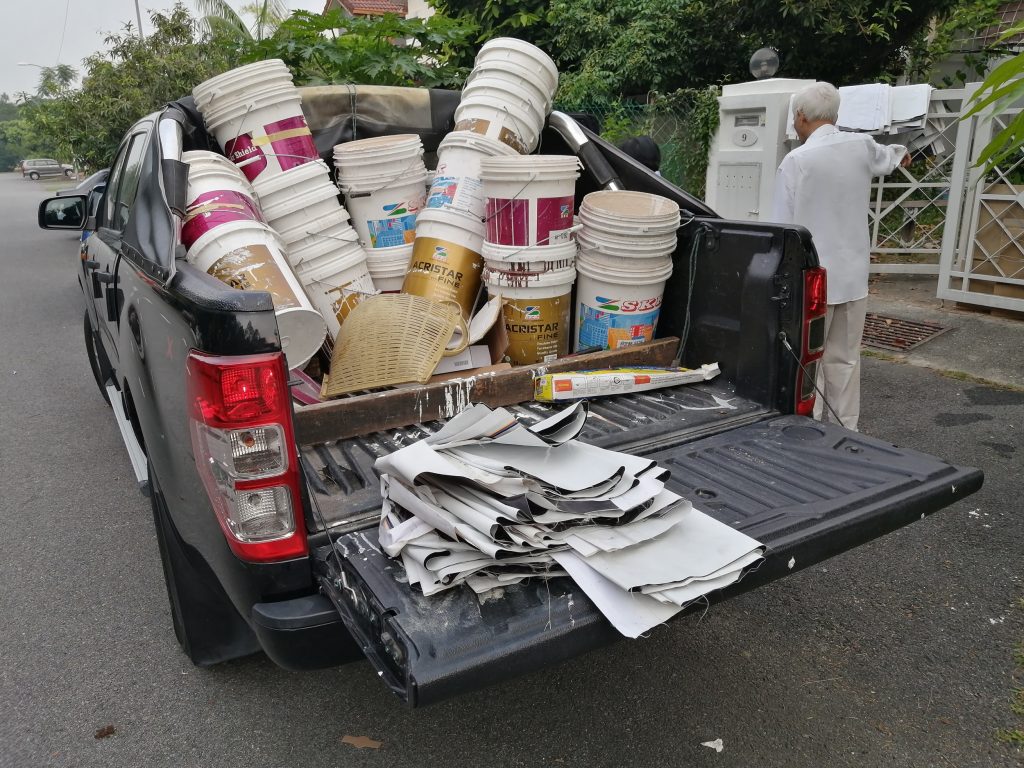20 litre paint pails salvaged from a condo painting project, of which I have access to, amounting to almost a thousand pieces. Another very useful recyclable item is the used advertisement banners.