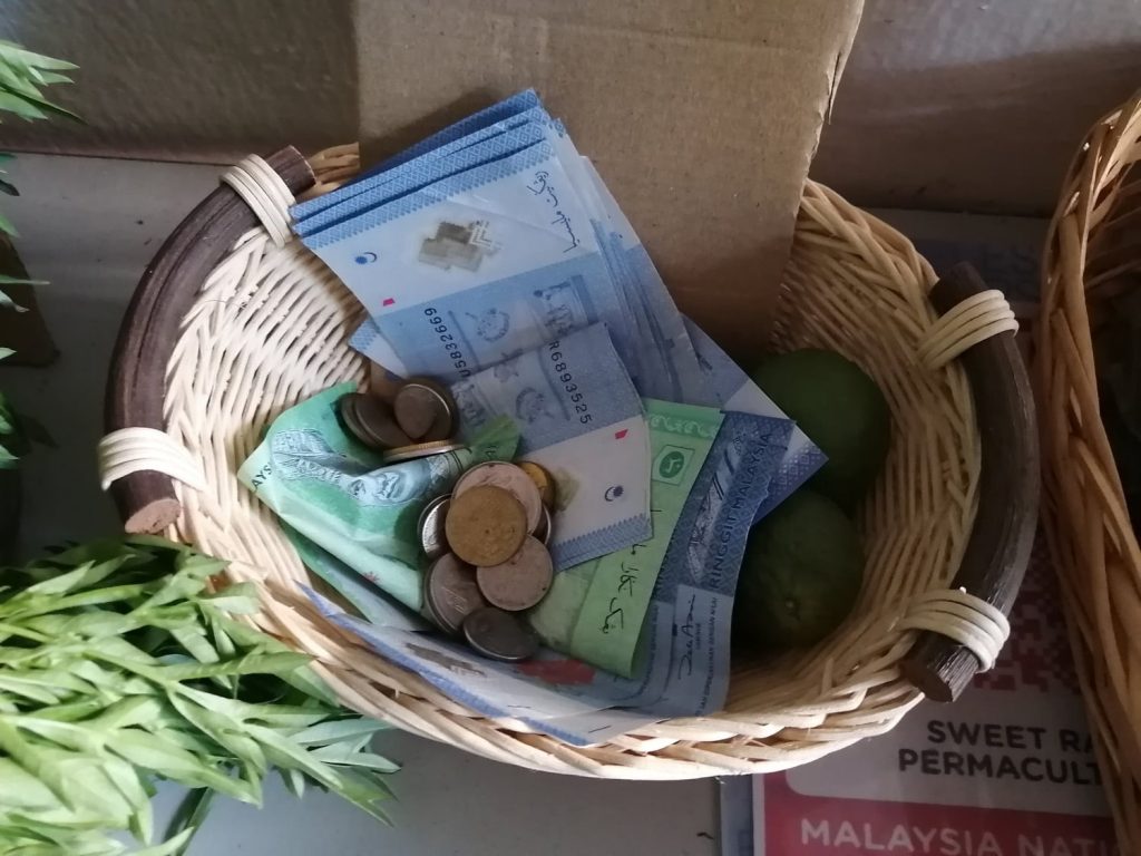 ...30 minutes later, returning to find RM 27. The cleaners will prefer to leave cash, while others will do a bank transfer. ...30 minutes later, returning to find RM 27. The cleaners will prefer to leave cash, while others will do a bank transfer.